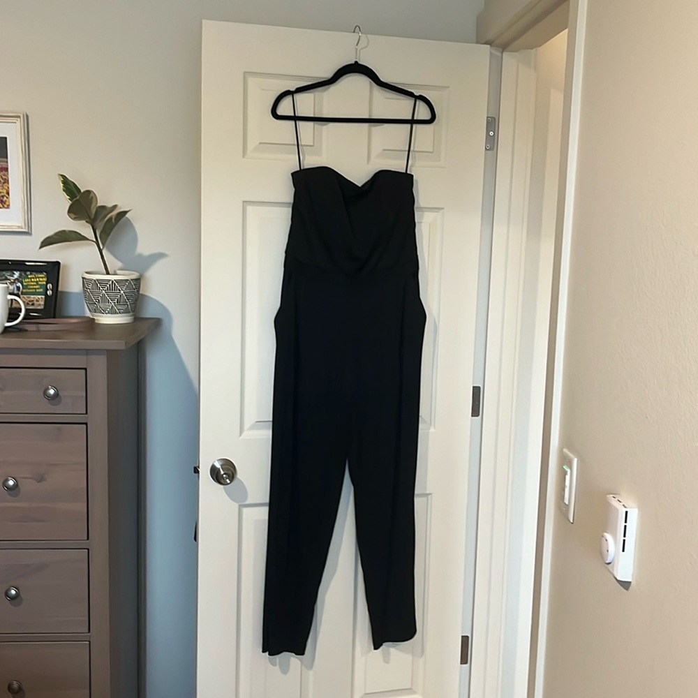 Alice and Olivia black jumpsuit. Size 10. Only used once.
